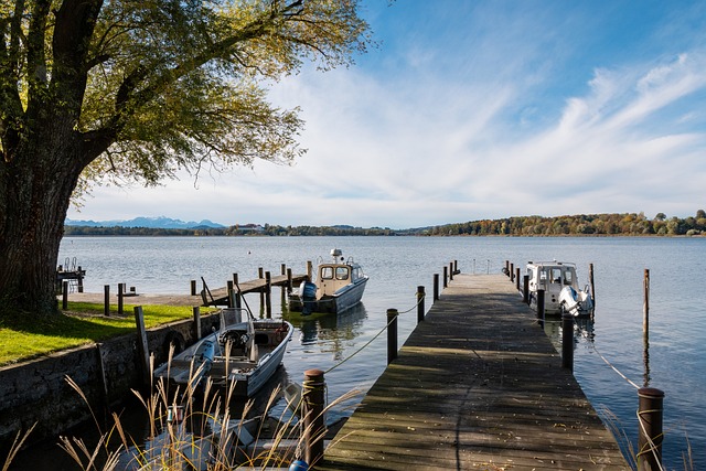 连续两赛季带不同球队欧战做客安菲尔德，阿隆索成历史第三人