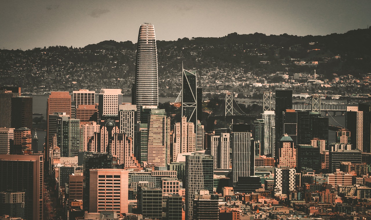 皇马公布欧冠战曼城名单：姆巴佩受伤仍入选，卡马文加缺席